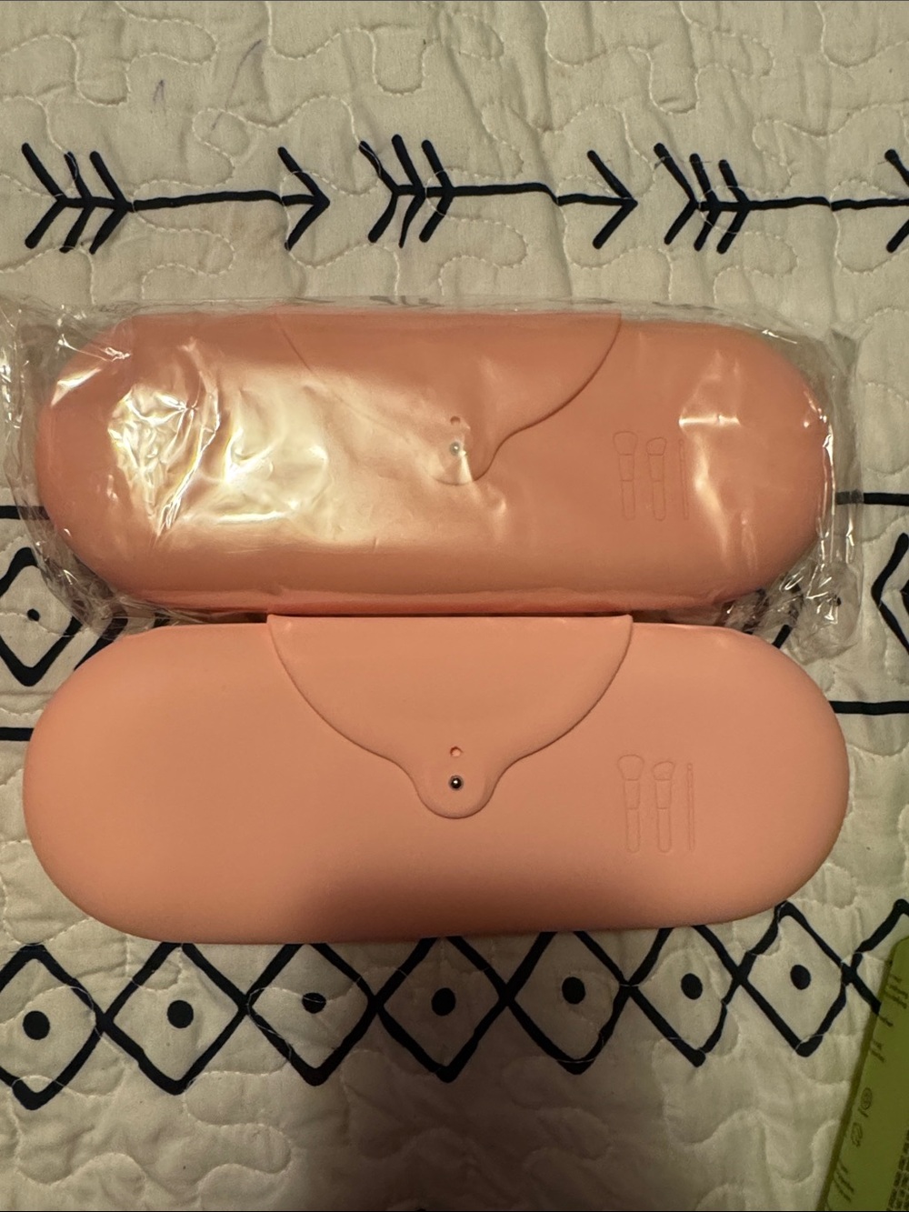 Pink Women's makeup brush Case holder & brush cleaner - water proof